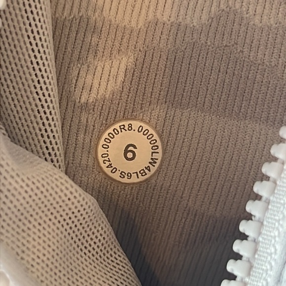 2133. Lululemon Define Jacket *Luxtreme - Picture 6 of 6